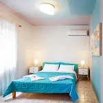 Catherine Blue - 4 Minutes Off The Appartement