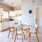 Catherine Blue - 4 Minutes Off The Appartement